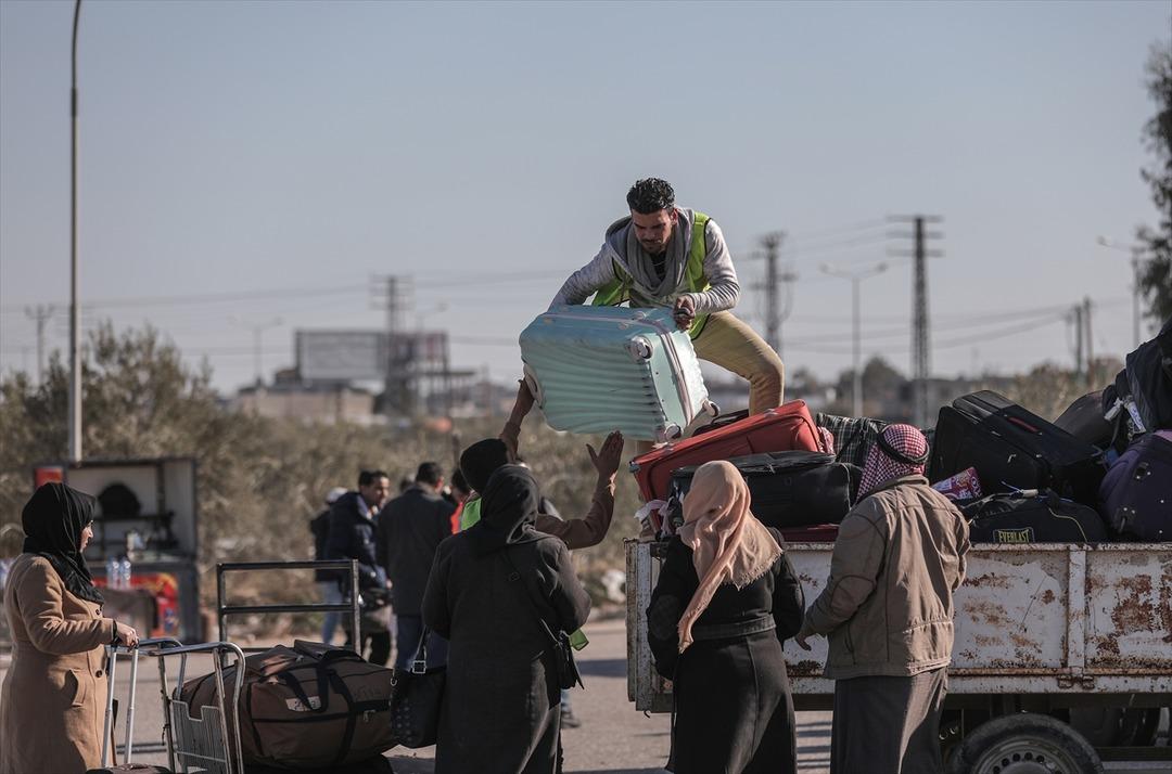 Refah Sınır kapısı a&ccedil;ıldı! Haberi alan oraya koştu