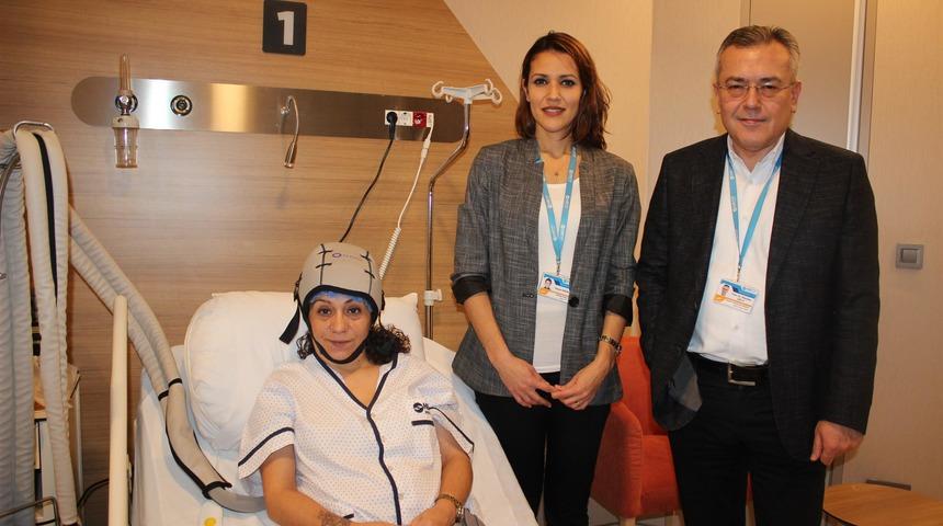 Kemoterapide sa&ccedil; d&ouml;k&uuml;lmesi, sa&ccedil; derisi soğutularak &ouml;nlenebiliyor