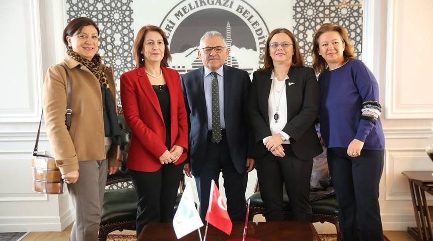 Başkan Büyükkılıç: “Kadın girişimciler için özel çarşılar oluşturacağız”