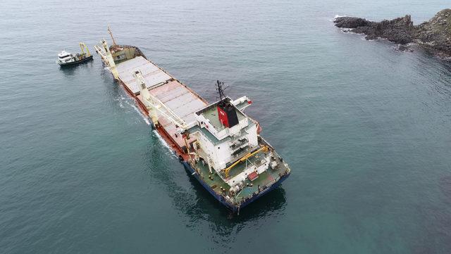 (Havadan fotoğraflarla) Şile'de karaya oturan gemi 37 gündür kurtarılmayı bekliyor