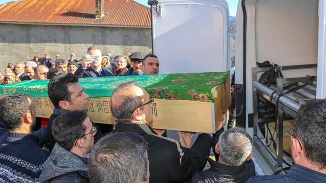 Kanser hastası küçük Azime, hayata tutunamadı