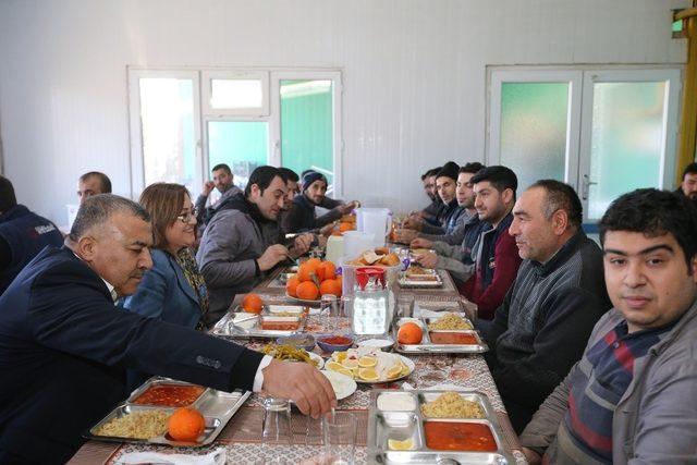 Başkan Şahin, organize sanayi çalışanlarıyla bir araya geldi