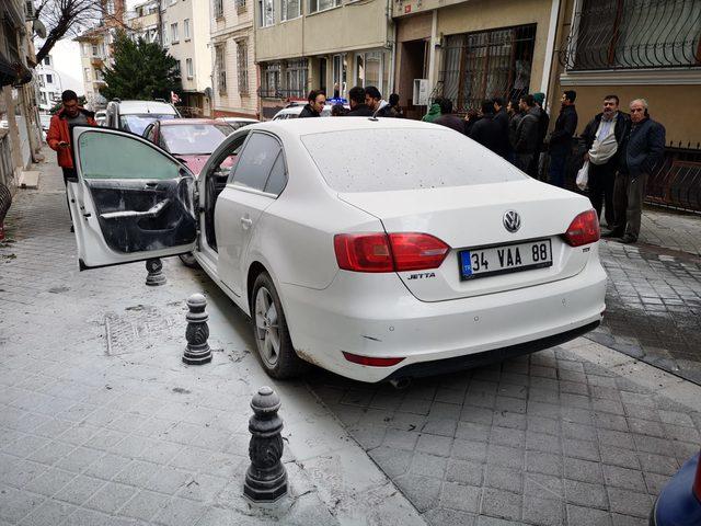 Kadıköy'de 'ters duruyor' diye aracı ateşe verdi