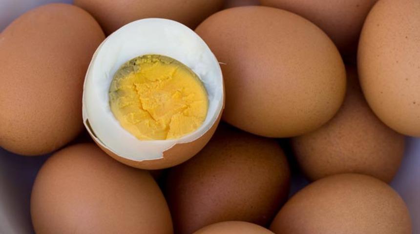 Yumurtayı haşlayarak t&uuml;ketenlere uzmanlardan &ouml;nemli uyarı geldi!