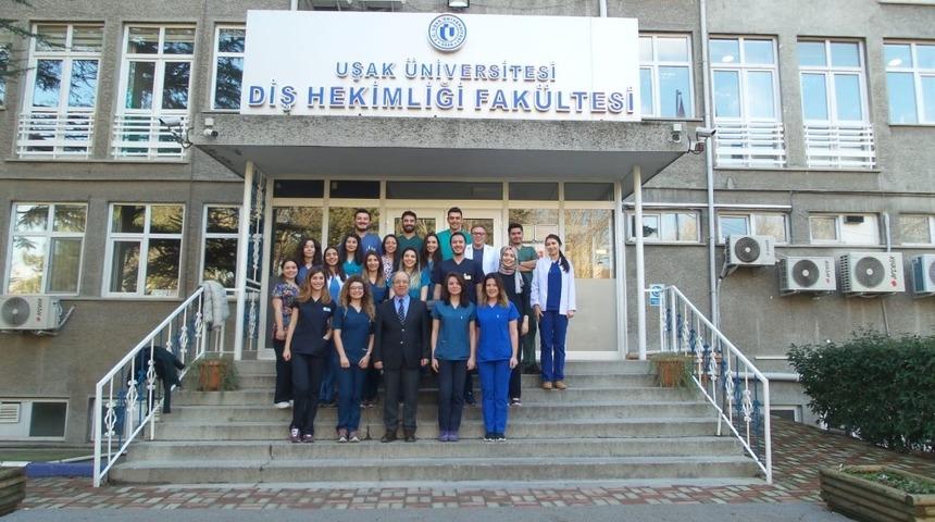 Uşak &Uuml;niversitesi Diş Hekimliği Fak&uuml;ltesine 18 yeni doktor
