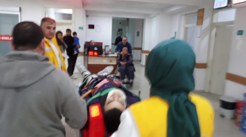 Dengesini kaybedip beton zemine d&uuml;şen inşaat iş&ccedil;isi yaralandı