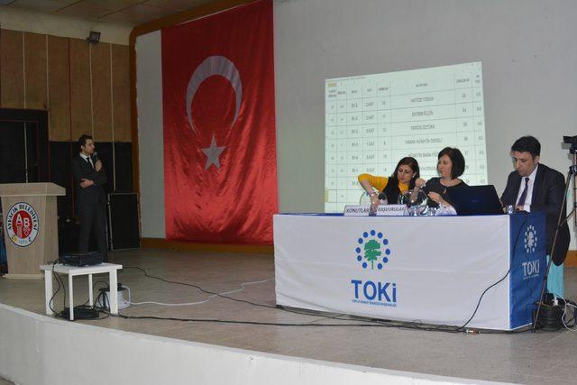 Ayvacık'ta TOKİ konutları için kura heyecanı yaşandı