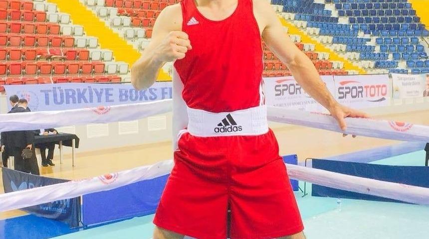 Osmaniyeli boks&ouml;r milli takım hazırlık kampına davet edildi