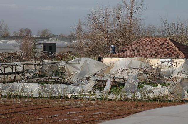 Antalya'yı fırtına vurdu; başına sac parçası çarpan Berivan öldü (7)