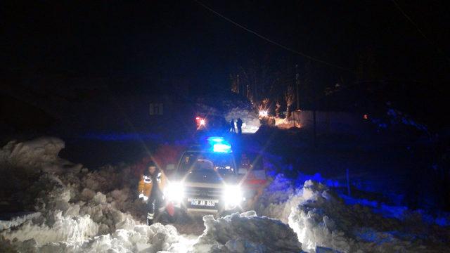 Yüksekova'da hamile kadın için seferber olundu