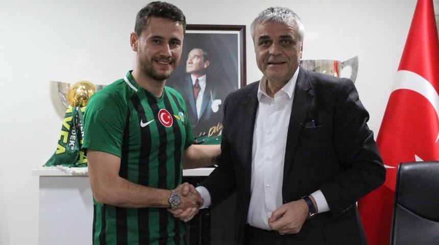 Akhisarspor Musa Nizam ile 2.5 yıllık sözleşme imzaladı