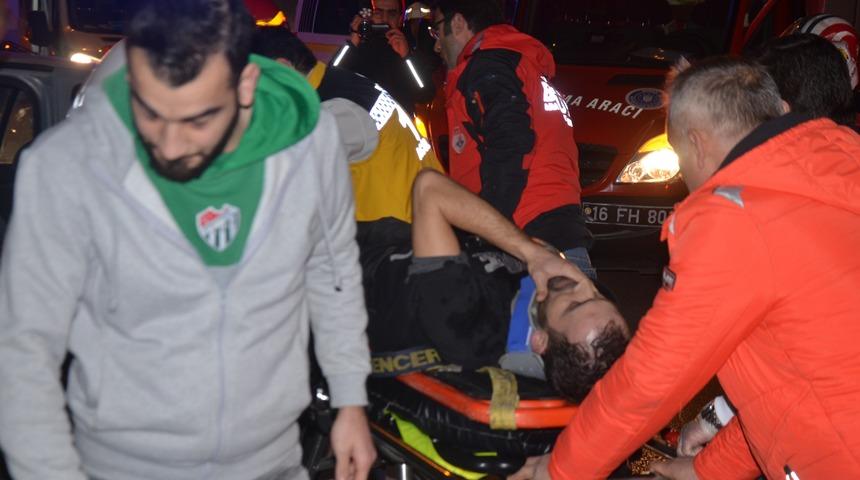 Bursa'da feci kaza! Dakikalarca sıkıştığı araçtan kurtarılmayı bekledi!