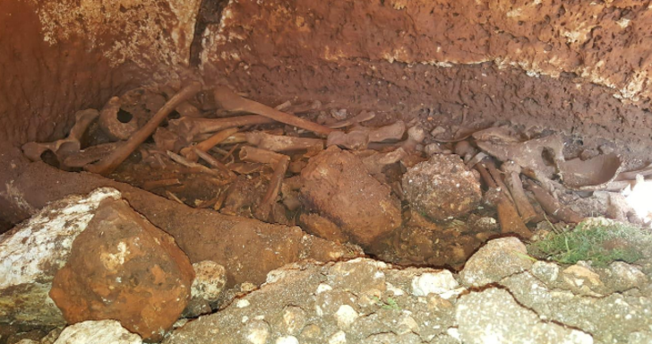 Kanal kazısı sırasında kaya mezarı bulundu  G1