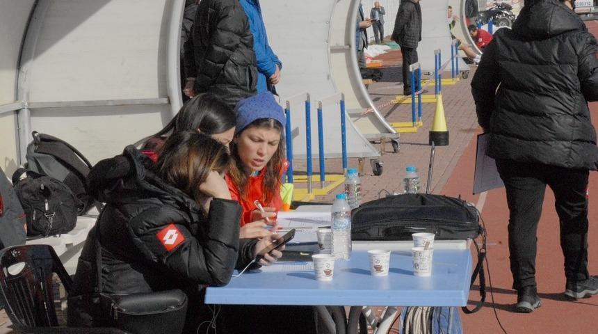 Hakemler testten ge&ccedil;ti