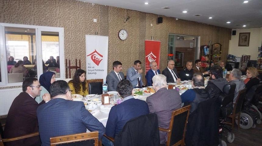 Salihli’de Kaymakam Kılıç engelli dernekleriyle buluştu