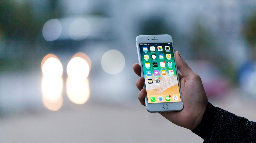 Apple CEO'su Cook'tan iPhone müjdesi! Türkiye'deki fiyatlara indirim geliyor