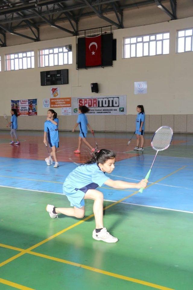 Badminton müsabakası yapıldı