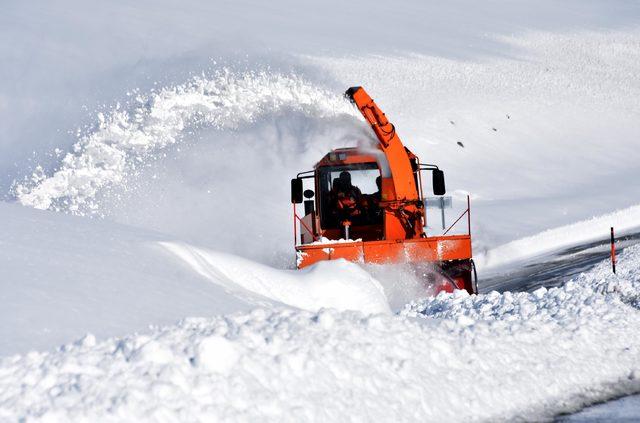 Van'da 179 yerleşim biriminin yolu kardan kapalı