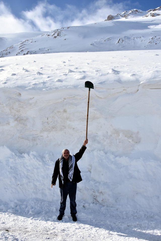 Van'da 179 yerleşim biriminin yolu kardan kapalı