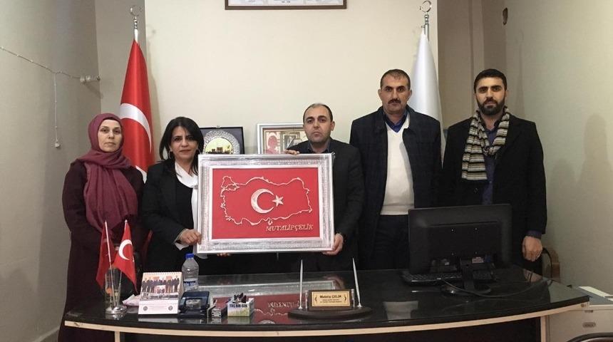 Yaptıkları ilk Türkiye haritası filografiyi şehit yakınlarına hediye ettiler