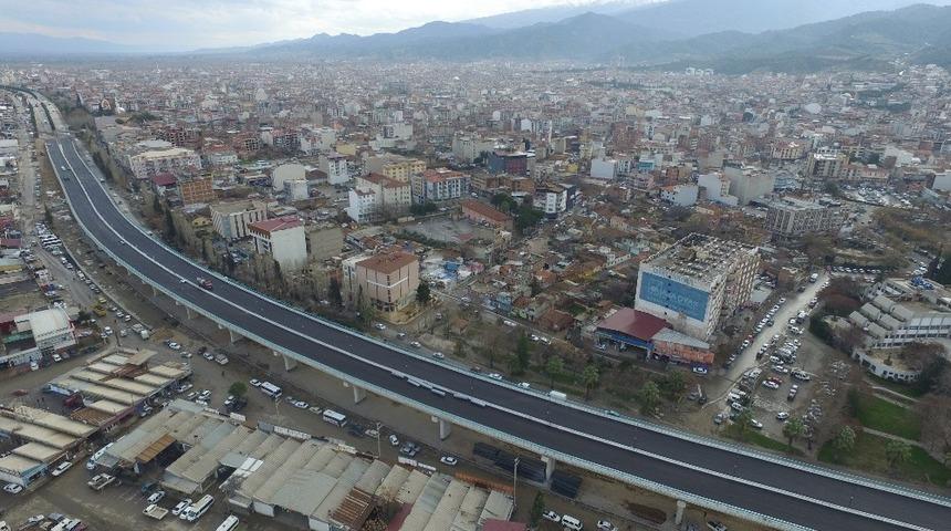 Salihli’deki köprülü kavşağın ilk etabı açılıyor