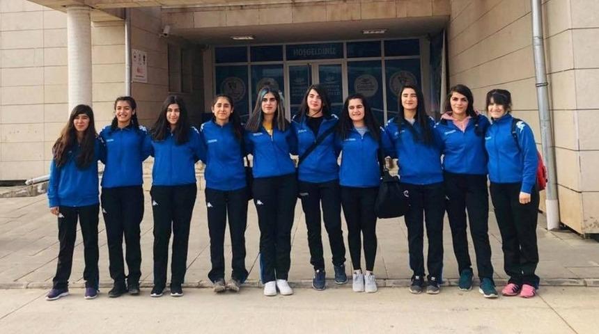 Lice Kadın Voleybol takımı Bölgesel Lig’e çıktı