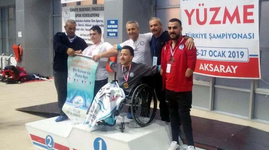 Siirtli engelli sporcular başarıya kulaç attı