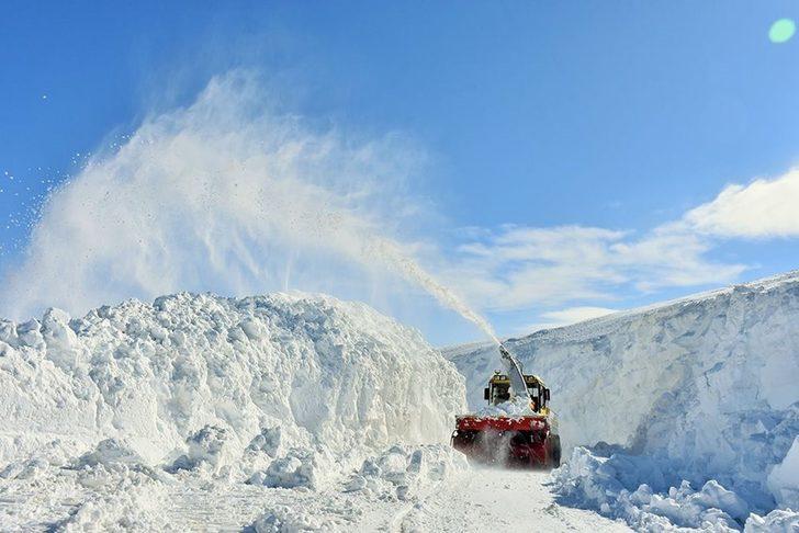 10 metreyi aşan karda köylere ulaşmaya çalışılıyor G2