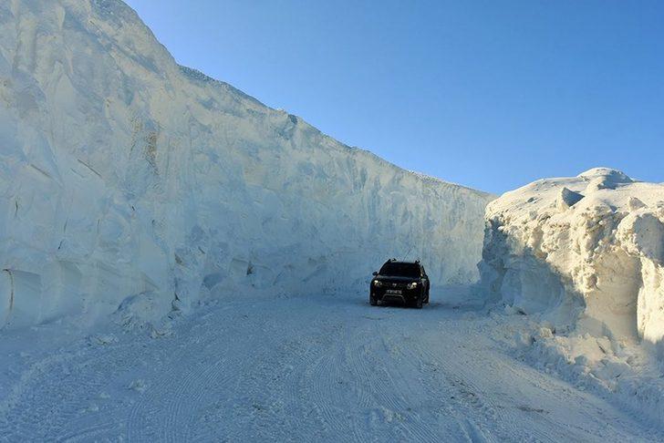 10 metreyi aşan karda köylere ulaşmaya çalışılıyor G4