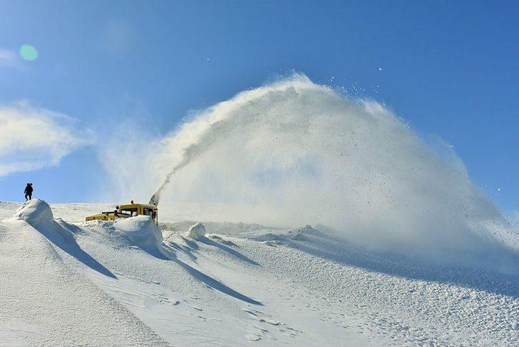 10 metreyi aşan karda köylere ulaşmaya çalışılıyor G5