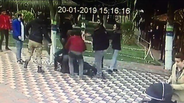 (Özel) Genç çifte tekme tokat saldırı anı kamerada