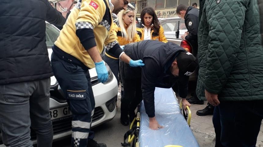 Kayseri&rsquo;de bı&ccedil;aklı kavga: 1 yaralı