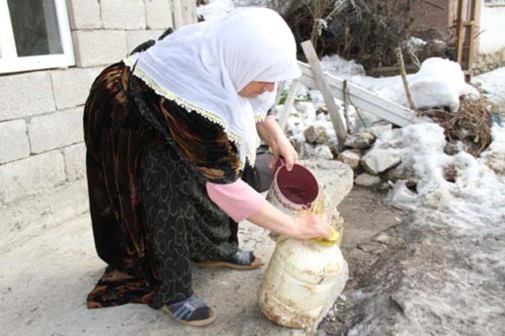 Yazın toprağa gömüp kışın çıkarıyorlar!  G4