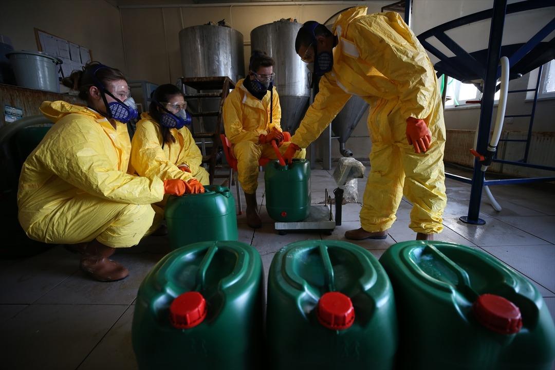 25 metrekarelik at&ouml;lyede &uuml;retip 7 milyon lira ciro yaptılar