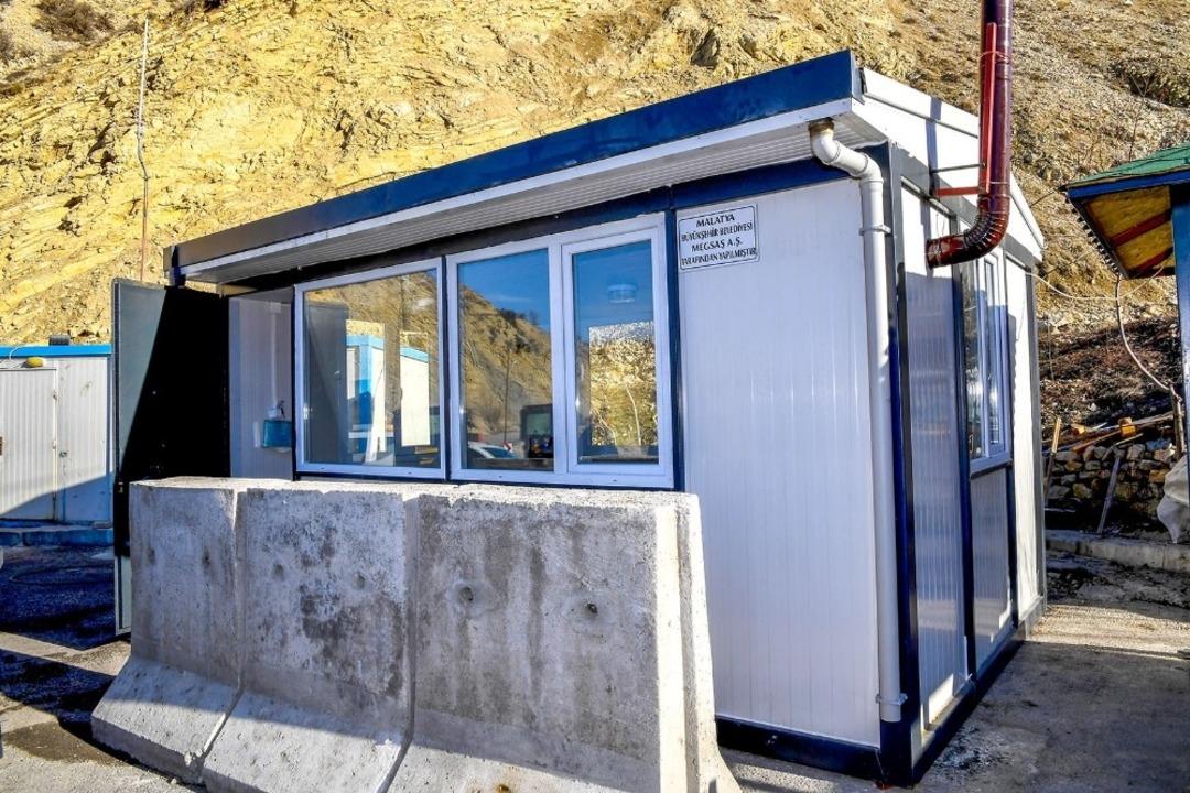 G&uuml;nd&uuml;zbey polis kontrol noktasına yeni kabin