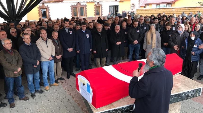 Hayatını kaybeden eski milletvekili Yıldırım, toprağa verildi