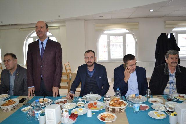 Başkan Bozkurt, Ziraat Odası Başkan Adayı Çelik’in kahvaltı proğramına katıldı