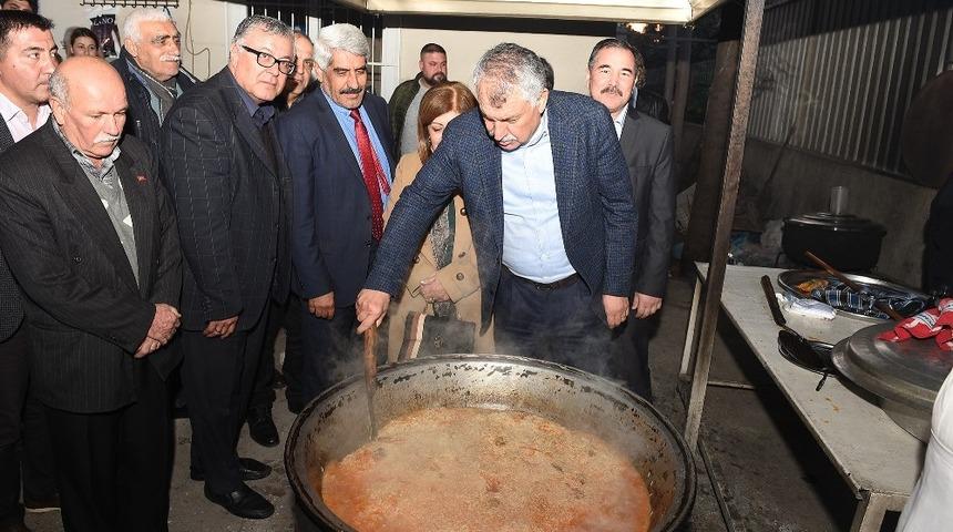 Başkan Karalar, T&uuml;rkistanlılar&rsquo;la buluştu