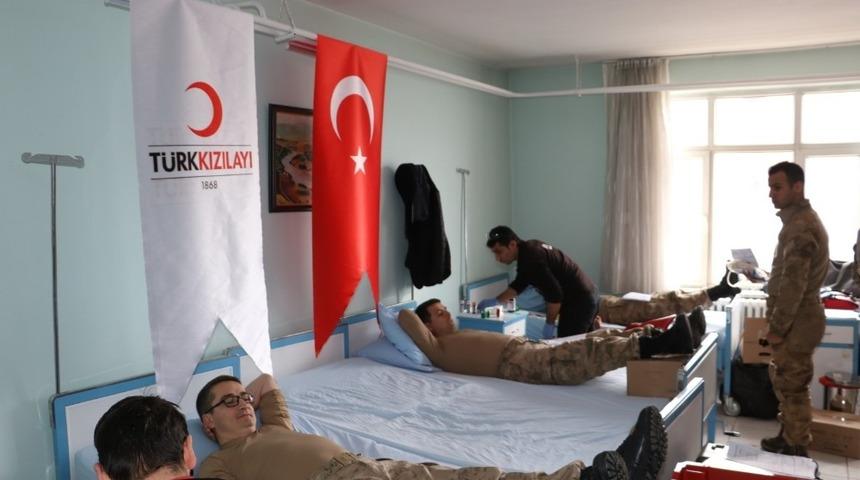 Mehmet&ccedil;ik&rsquo;ten kan ve k&ouml;k h&uuml;cre bağışı