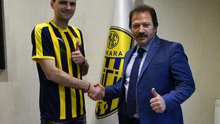 Ankaragücü, Ante Kulusic, Tyler Dominic Boyd ve Stelios Kitsiou'yu transfer etti