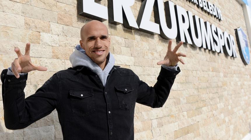 Gabriel Obertan Erzurumspor tesislerine hayran kaldı
