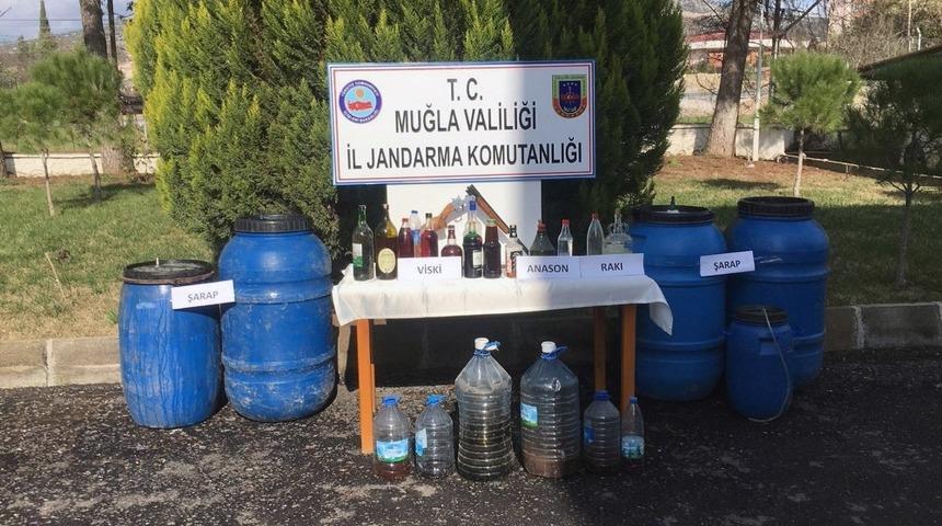 Jandarmadan sahte i&ccedil;ki evlerine operasyon