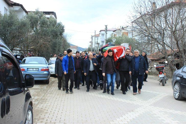 Kalbine yenik düşen genç itfaiyeci gözyaşları arasında defnedildi G3