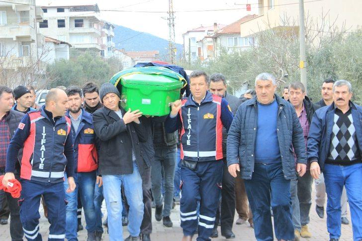 Kalbine yenik düşen genç itfaiyeci gözyaşları arasında defnedildi G4