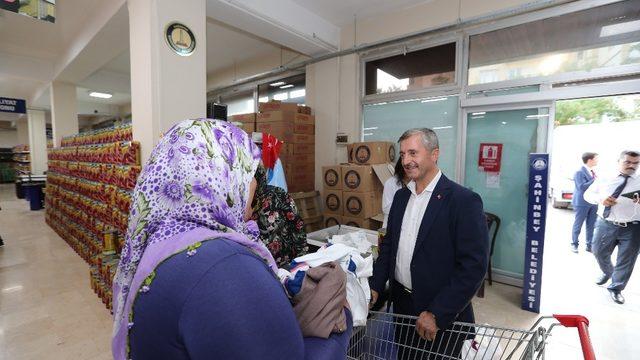 Bu markette para değil dua geçiyor