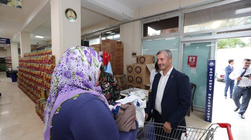 Bu markette para değil dua ge&ccedil;iyor