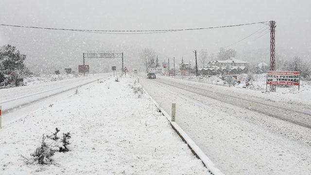 Antalya'nın doğusunda fırtına ve kar