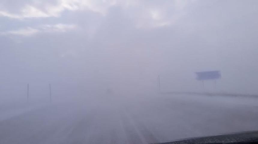 Kar sürgünü sürücülere zor anlar yaşattı