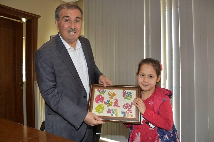 Minik sanatçılar Başkan Avcu’yu ziyaret etti G3