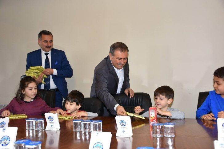 Minik sanatçılar Başkan Avcu’yu ziyaret etti G4